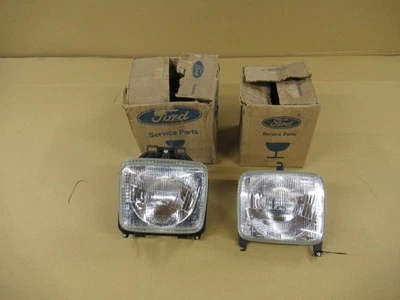 PAR DE NOVOS FARÓIS DIANTEIROS QUADRADOS FORD ESCORT MK2 FORD CARELLO - Imagem 1 de 4