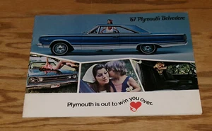 Folleto de ventas original 1967 Plymouth Belvedere 67 GTX satélite - Imagen 1 de 2