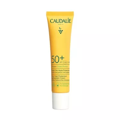Caudalie Vinosun Very High Protection Fluid SPF50+ Invisible Fragrance-Free 40ml - Image 1 of 2