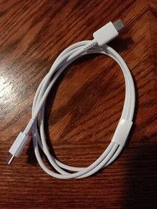 USB-C to USB-C Fast Charging Cable - Photo 1 sur 3