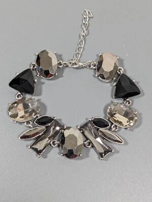 Brazalete Tenis Triángulo Rectángulo Ovalado Diamantes de Imitación Gris Glamour 9 pulgadas Foto 1 de 4