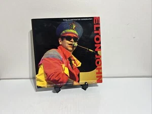 Elton John The Illustrated Biography Rare Photographs Hardcover Book - VGC - Foto 1 di 20