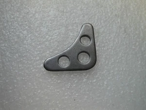 REFUERZO DE 3 ORIFICIOS FABRICANTE, 1/8" DE ESPESOR, SOLDADO, RASTREADOR DE ROCAS, PERSONALIZADO, HOT ROD, 80A - Imagen 1 de 2