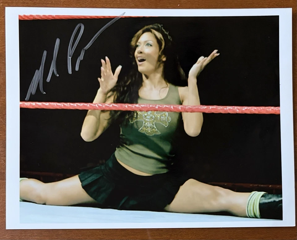 梅琳娜·佩雷斯 WWF WWE Diva 签名亲笔签名 8 x 10 照片,摔跤传奇 — 第 1/1 张图片