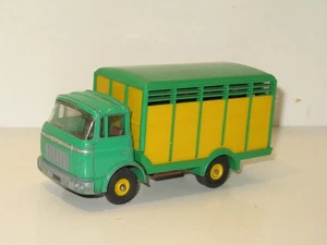 DINKY TOYS, camion berliet GAC bétaillére verte d'origine - Picture 1 of 5