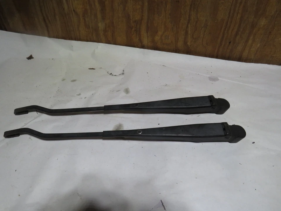 2000 NISSAN FRONTIER WIPER ARMS - Image 1 of 4