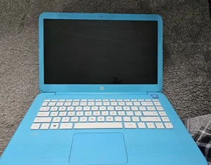 HP laptop Stream 13 Intel Celeron N2840 32GB SSD 2GB RAM Windows 10 Home - Picture 1 of 5