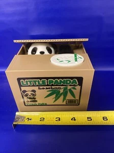 Kleiner Panda Bambus batteriebetrieben Münze stehlen Sparschwein Box FUNKTIONIERT - Bild 1 von 14