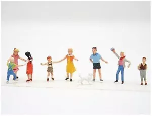 PR10530 OO/HO Gauge Children Playing - Picture 1 of 1