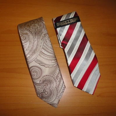 Два новых галстука с биркой DONALD J TRUMP фирменная коллекция шелковая полоса и пейсли - Изображение 1 из 4