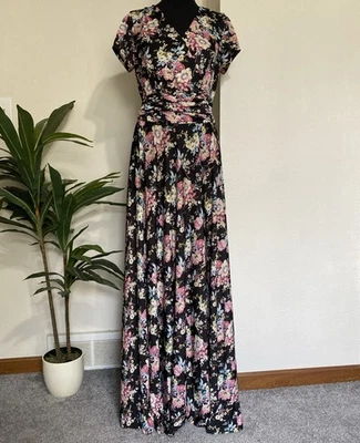 Maxi Vestido Koh Negro Floral M Negro Calado Sobrepelliz Fluido Romántico Elegante Foto 1 de 4