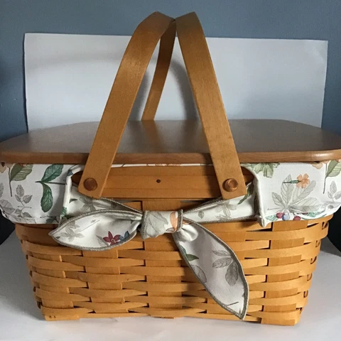 Longaberger 1998 Picnic Basket w/Liner, 2 Insert Wooden Lid Lg 15 x 13 x 8" Cover