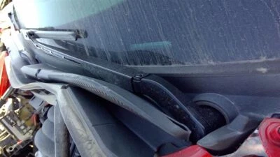 Brazo limpiaparabrisas pasajero derecho Chevrolet Silverado 1500 2016 cabina estándar 463051 Foto 1 de 4