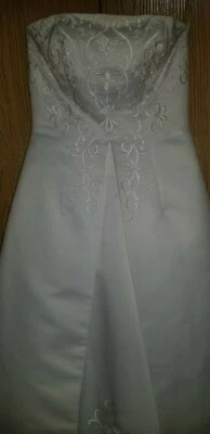 David's bridal wedding dress sz 4/5 - Image 1 of 4