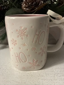 Rae Dunn Ho Ho Ho Schneeflocken Weihnachtstasse - Bild 1 von 5