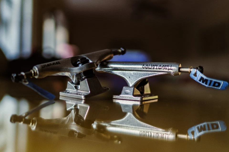 Camiones de monopatín Independent Tiago Lemos 149 mm (8,5 pulgadas) Mid Foto 1 de 1