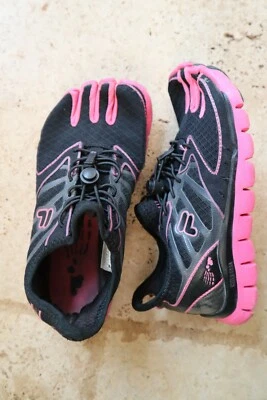 Black & Pink Textile & Synthetic FILA SKELETOES Athletic Shoes US 5 - Image 1 of 4