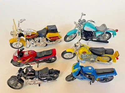 Lot of Vintage Toy Motorcycles - Lanarda and Matchbox - Harley Davidson 1/18 - Image 1 of 4