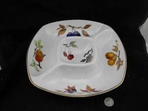  ROYAL WORCESTER EVESHAM GOLD LARGE 10.5" SQUARE CRUDITE  DIVIDED SERVING DISH  - Imagen 1 de 4