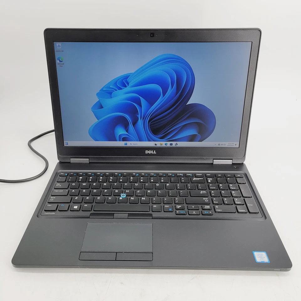 Laptop Dell Latitude 5580 i5 7300U 2,6 GHz 12 GB 256 GB NVMe 15,6" GRADO C - LEER Foto 1 de 4