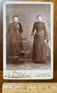 Antique cabinet card photo twins sisters AP Holand photographer Grand Forks ND - Picture 1 of 2