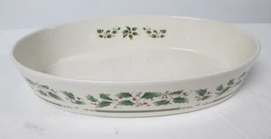 Royal Limited Holly Holiday 13" Oval Casserole Oven & Microwave Safe - Picture 1 of 5