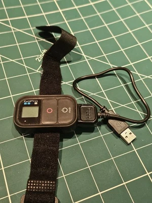 GoPro Smart WiFi Original Remote Control for GoPro Hero 5/6/7/8 ARMTE-001 - Image 1 of 4