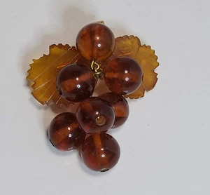 Russian Amber Grapes Brooch vintage signed - Picture 1 of 5