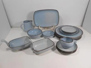 Vtg Winfield Ware Santa Monica California Dinner Set of 17 pcs Blue w/Brown Trim - Picture 1 of 15