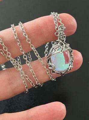 Colar de fadas ajustável Urban Outfitters Lucite Cabachon feito na Espanha - Imagem 1 de 4