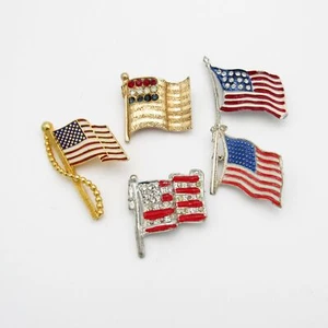 Vintage Patriotic Set of 5 Rhinestones and Enamel Flag Pins, Brooch - Imagen 1 de 2