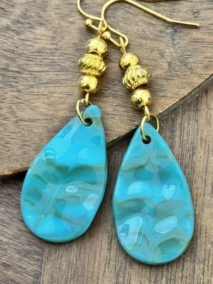 Pendientes lágrima vintage oro y turquesa. Foto 1 de 3