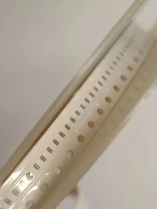 0.1uF 10V 0402 capacitor 10% x 25 pieces CM05X5R104K10AH Kyocera UK SELLER - Picture 1 of 1