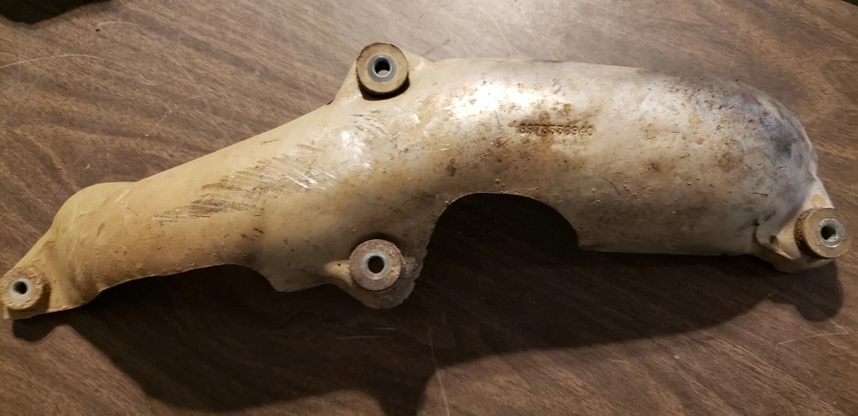 Chevrolet Silverado 2500 HD 2008 21C010 tubo ascendente izquierdo protector térmico 6,6 8973338940 Foto 1 de 1