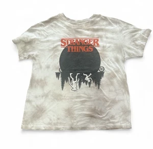 Stranger Things T-Shirt Gr. L Tie Dye TV Radfahren Vor Mond �� - Bild 1 von 4