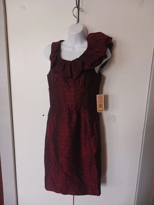 NUEVO CON ETIQUETAS Hermoso Vestido Borgoña Y Negro NUEVO CON ETIQUETAS Por ShaNI Talla 4 Foto 1 de 4