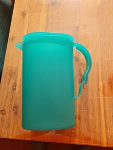 Tupperware Saftkanne,Milchkanne,Kippverschluss 2,1 l - Bild 1 von 4