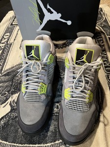 Jordan 4 Retro SE Neon 95 2020 for Sale 