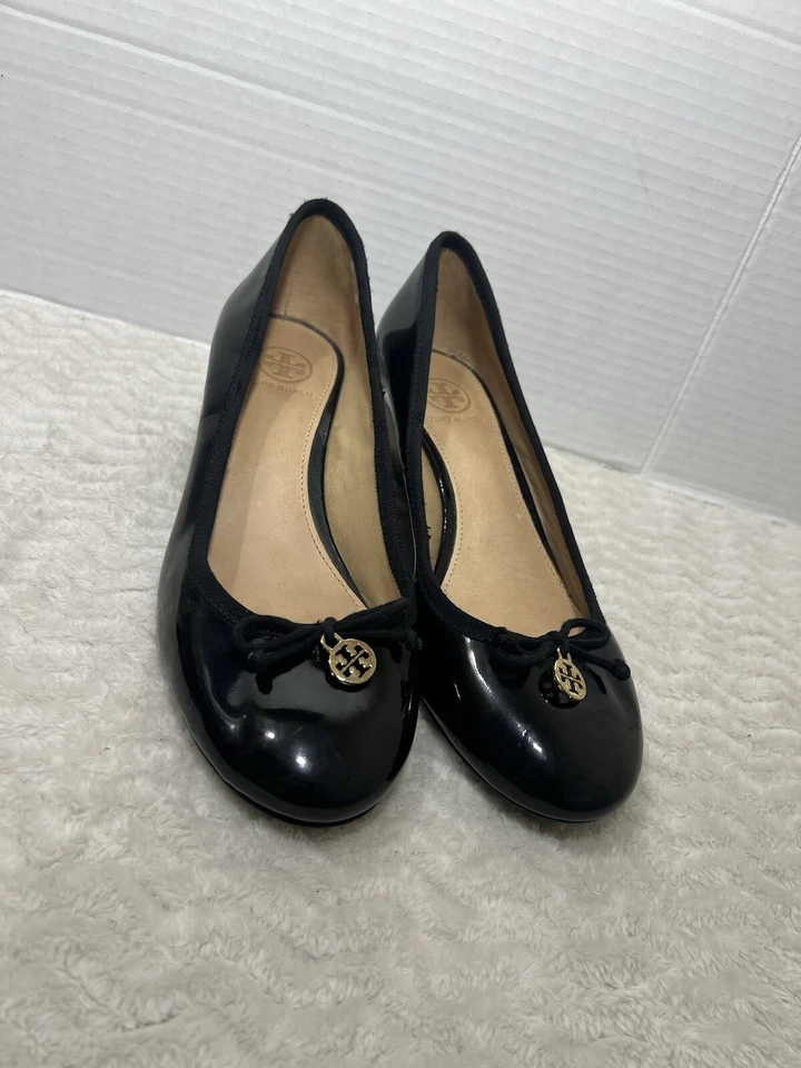 TORY BURCH Women’s Size 8M Black Patent Leather Wedge Heels Bow Casual Shoes. - Image 1 of 4