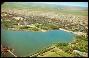 AERIAL VIEW, WASCANA LAKE, REGINA, SASK POSTCARD - Picture 1 of 1