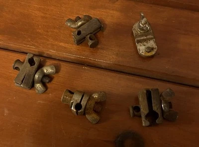 Adaptadores de pie de platillo antiguos de la era de las trampas + embrague temprano Leedy Ludwig Foto 1 de 4