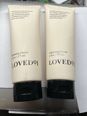 2- Limpiador exfoliante facial y corporal Loved01 6 fl oz por John Legend Skincare Foto 1 de 3