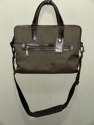 TUMI BEACON HILL RAMA DELGADA PORTÁTIL MALETÍN MENSAJERO BOLSO BANDOLERA CUERO USADO EN EXCELENTE CONDICIÓN Foto 1 de 4