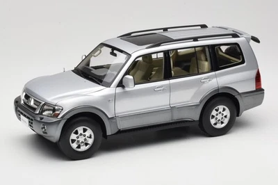 241218040102010209 Mitsubishi Pajero V73 Blue YC Model 1:18 - Photo 1/4