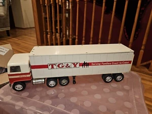 Vintage Taiyo TG&Y Semi Truck Pressed Steel & Plastic Japan - Picture 1 of 12