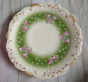 "Antigua banda verde borde festoneado T&V Limoges Francia con placa de rosas 9,25" - Imagen 1 de 3