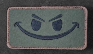 EVIL SMILEY FACE SMILE GRIN FOREST TACTICAL HOOK MORALE PATCH - Picture 1 of 3