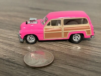 Johnny Lightning 1950 Pink Mercury Woody Wagon   1:64 - Image 1 of 4