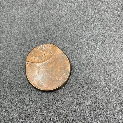 Lincoln Cent Penny Off-Center Error Dramatic Misstrike US Coin - Image 1 of 2