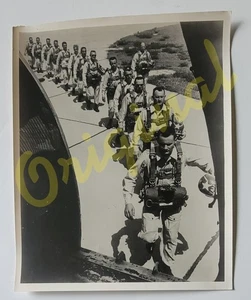 1962 Official US Navy Press PhotoR4D-8 Plane Chuting Stars Parachute Team - Picture 1 of 16